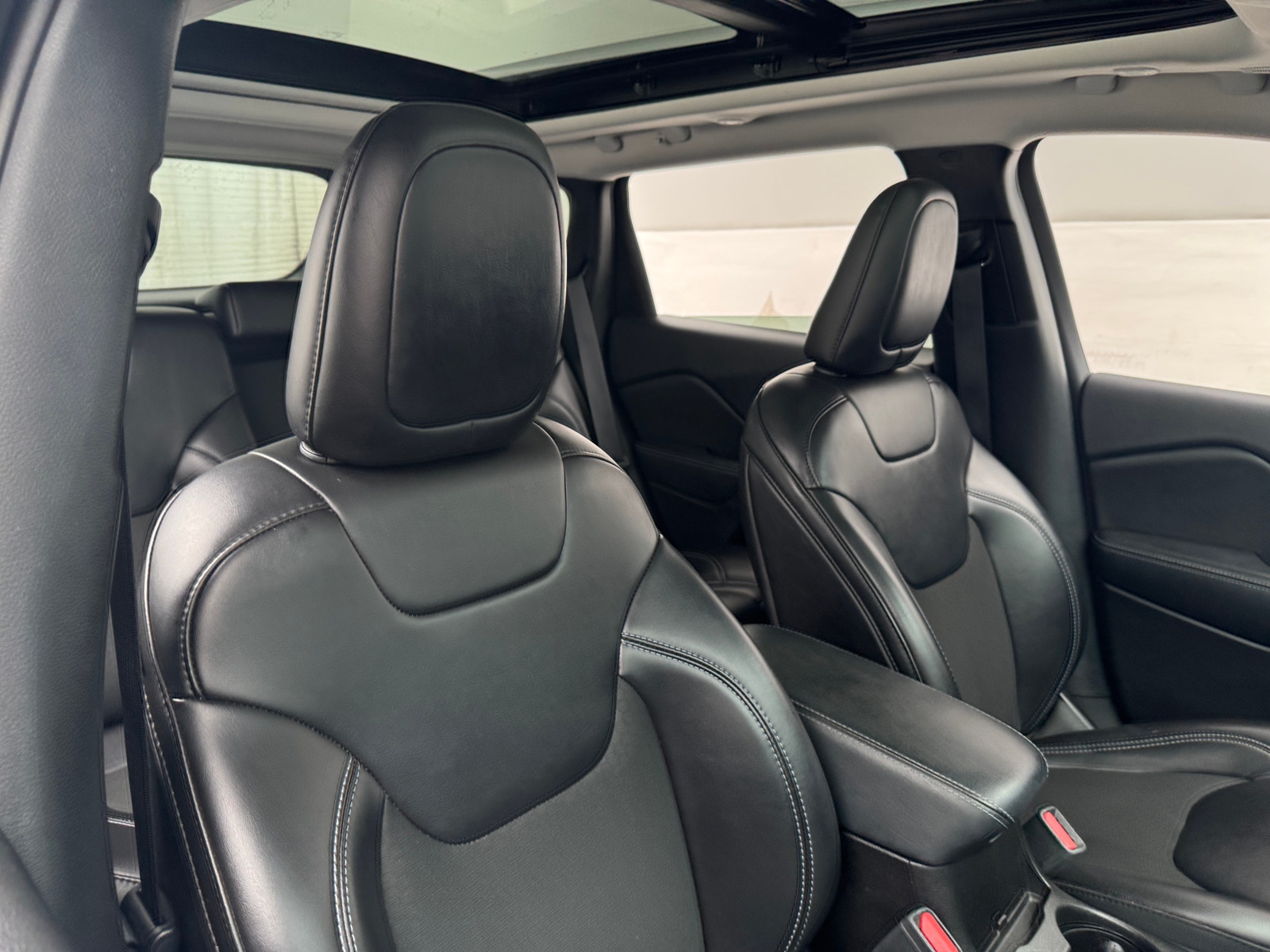 Thumbnail: 2019 Jeep Cherokee - 2