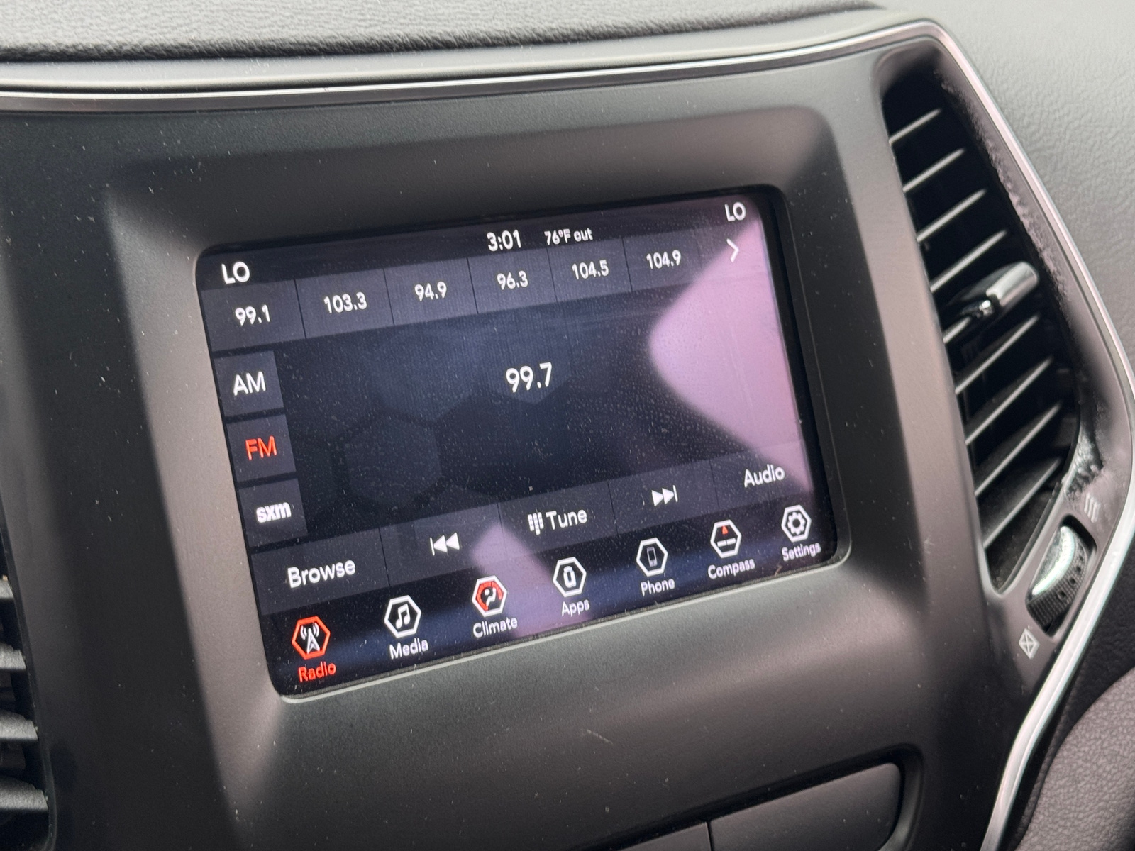 Thumbnail: 2019 Jeep Cherokee - 4