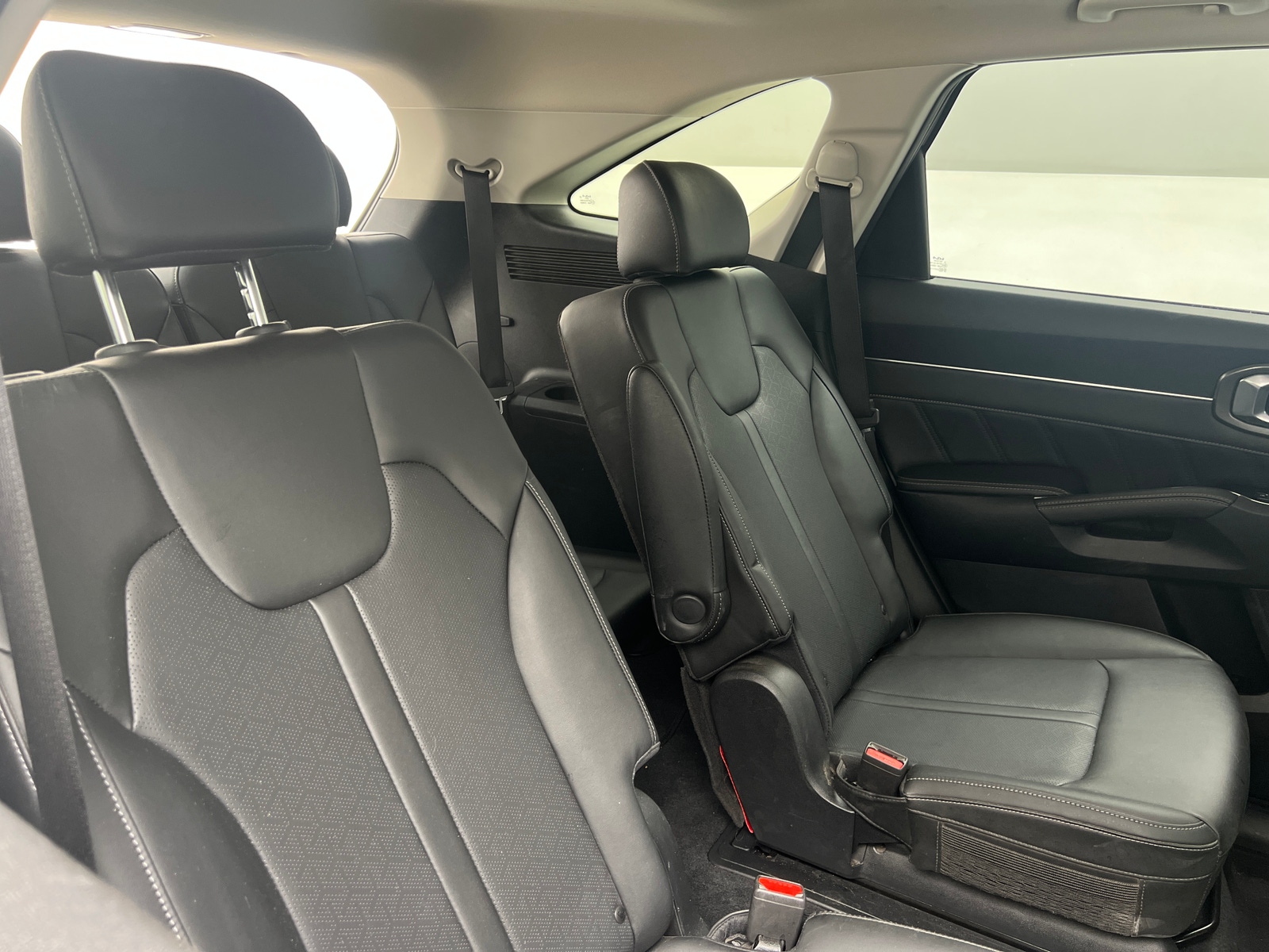Thumbnail: 2023 Kia Sorento - 6