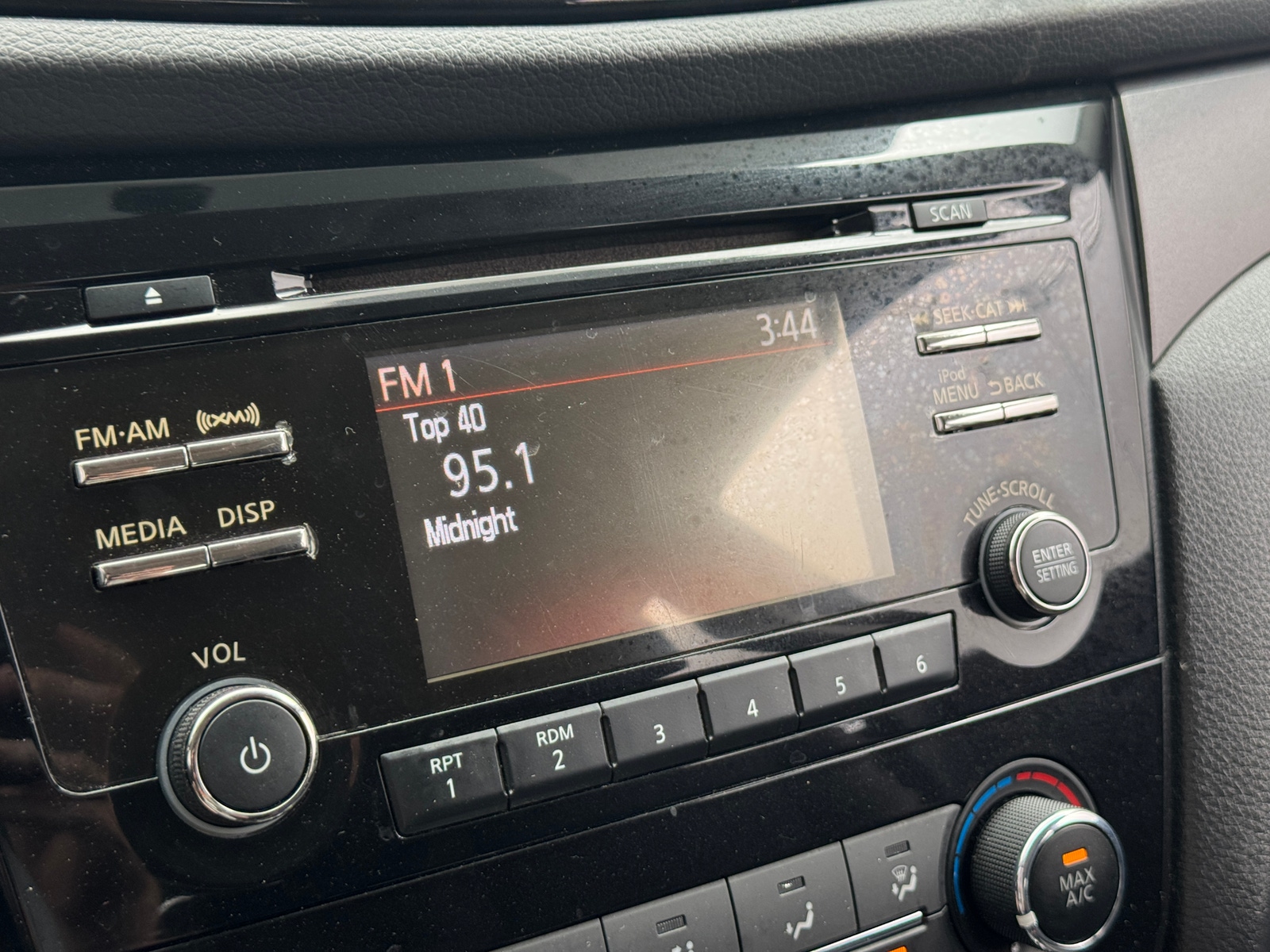 Thumbnail: 2018 Nissan Rogue Sport - 4