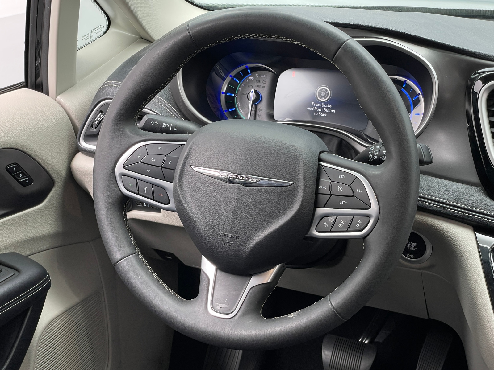 Thumbnail: 2024 Chrysler Pacifica - 4
