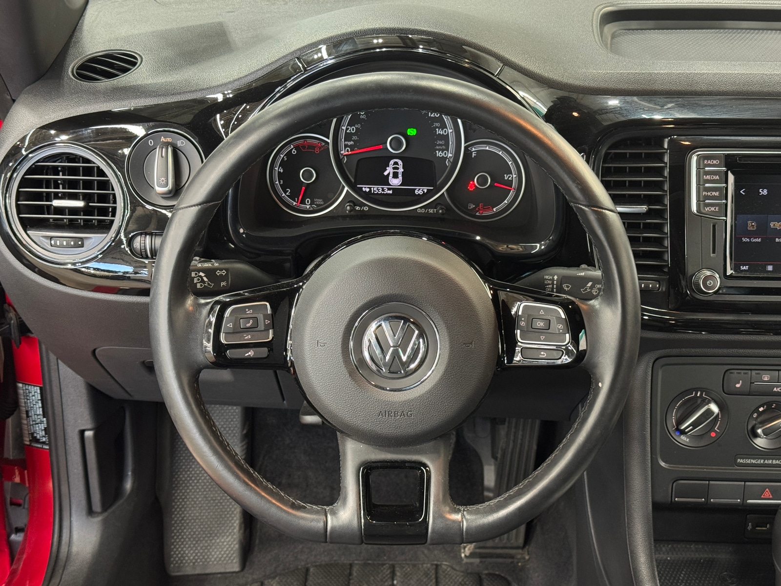 Thumbnail: 2018 Volkswagen Beetle - 5