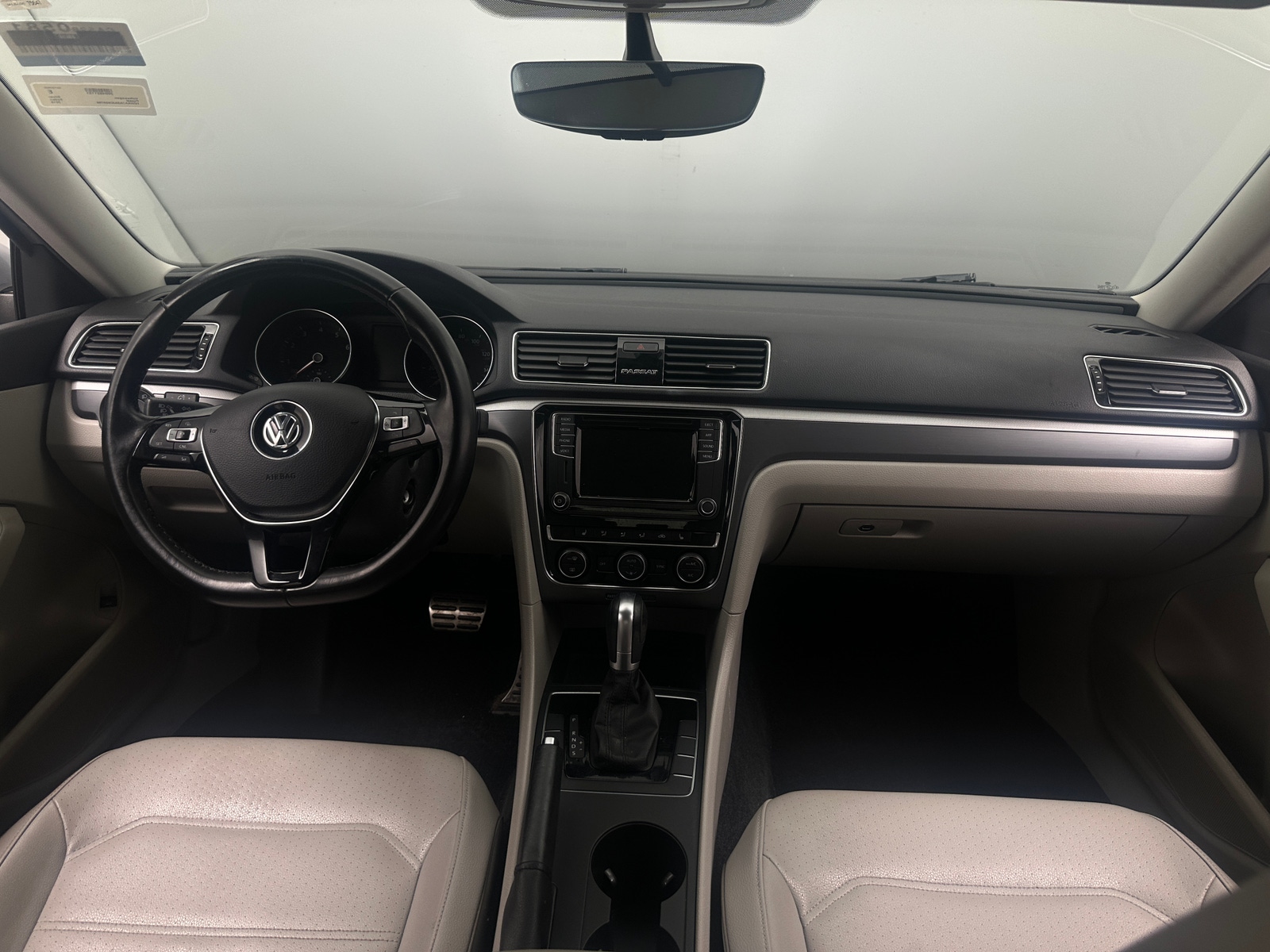 Thumbnail: 2018 Volkswagen Passat - 3