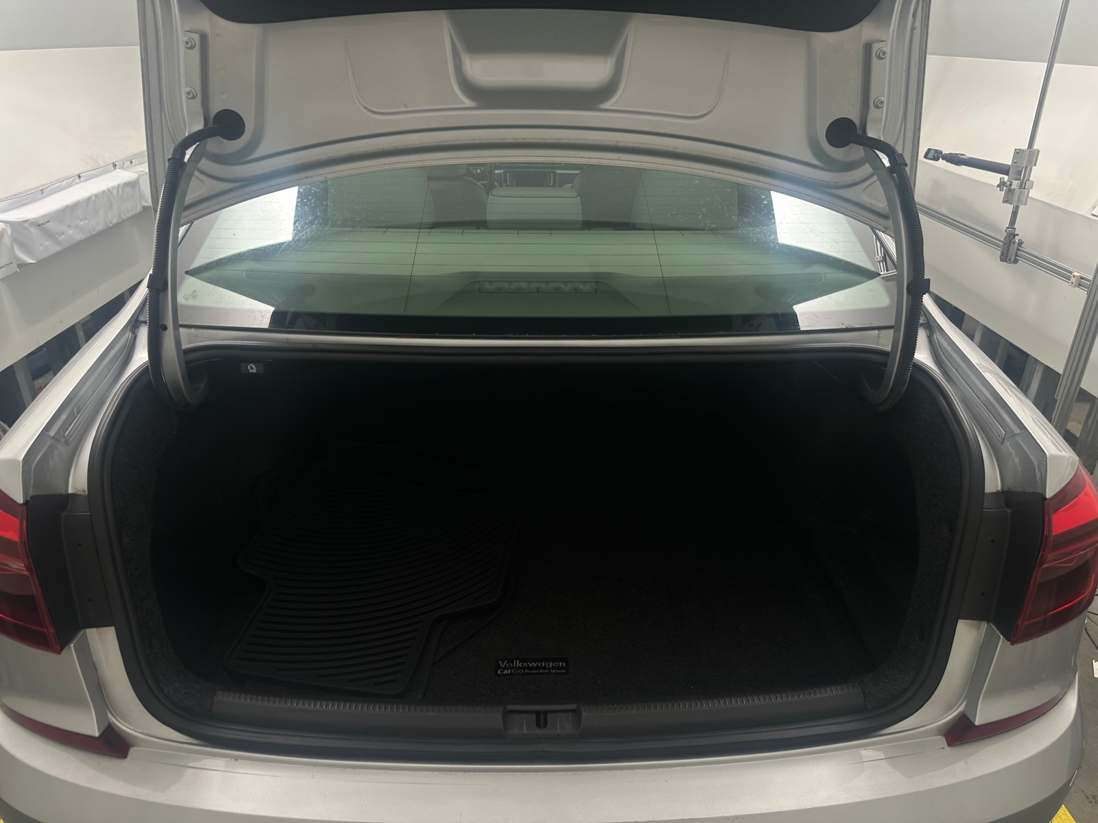 Thumbnail: 2018 Volkswagen Passat - 7