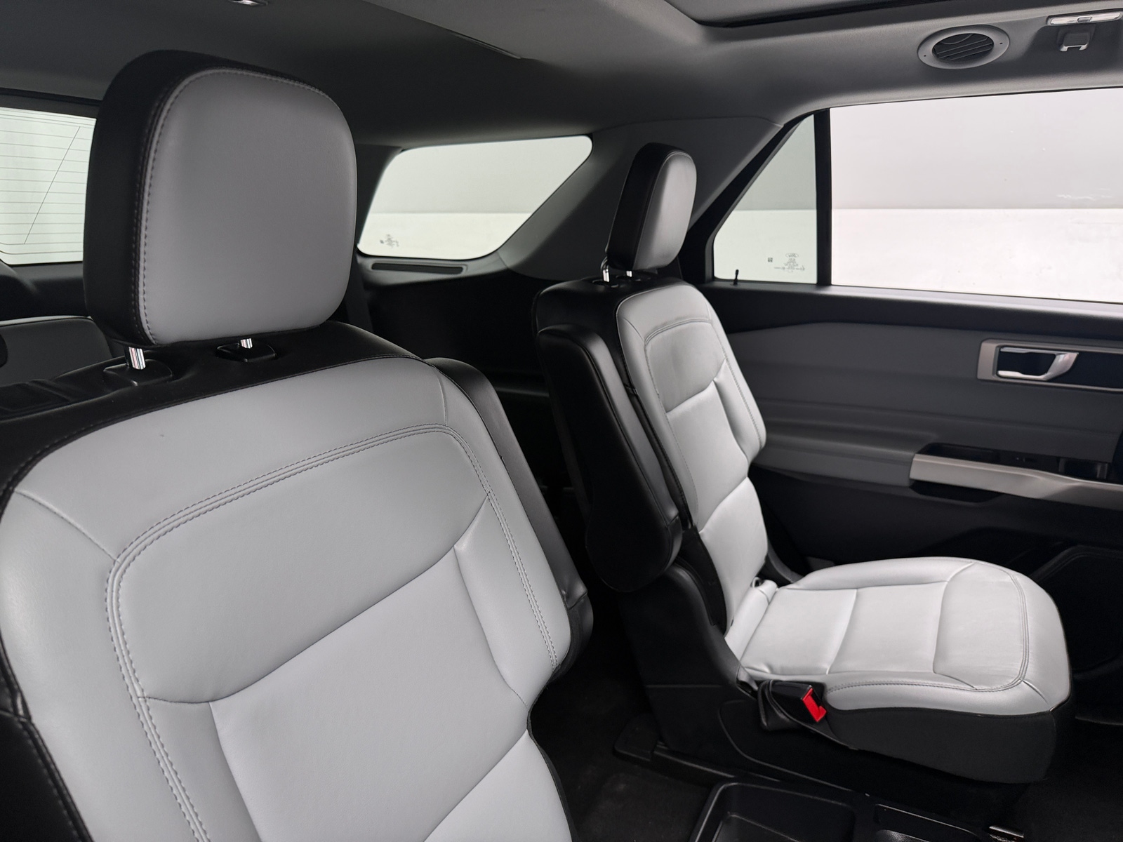 Thumbnail: 2021 Ford Explorer - 6