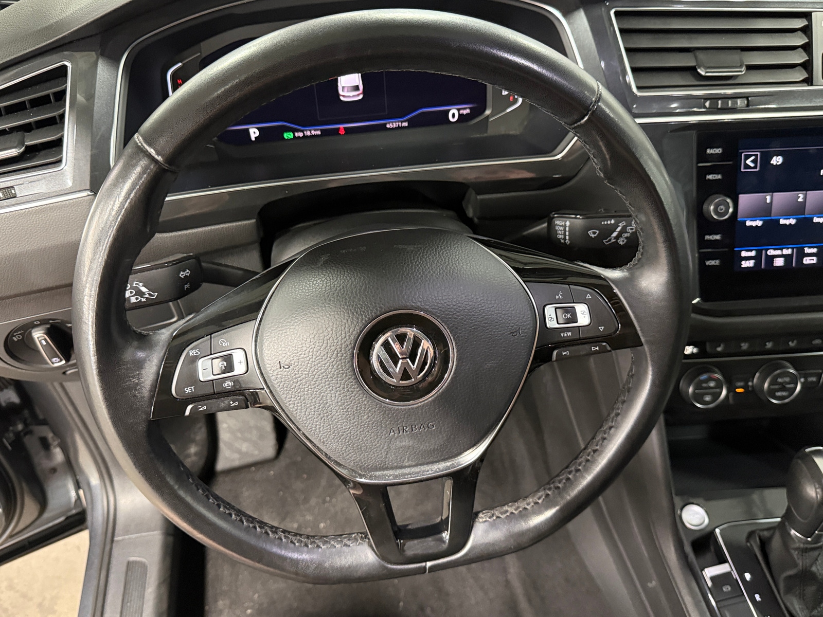 Thumbnail: 2019 Volkswagen Tiguan - 4