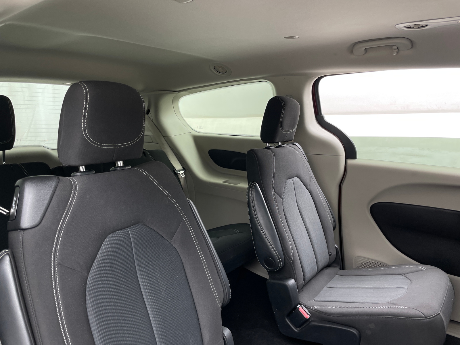 Thumbnail: 2023 Chrysler Voyager - 6