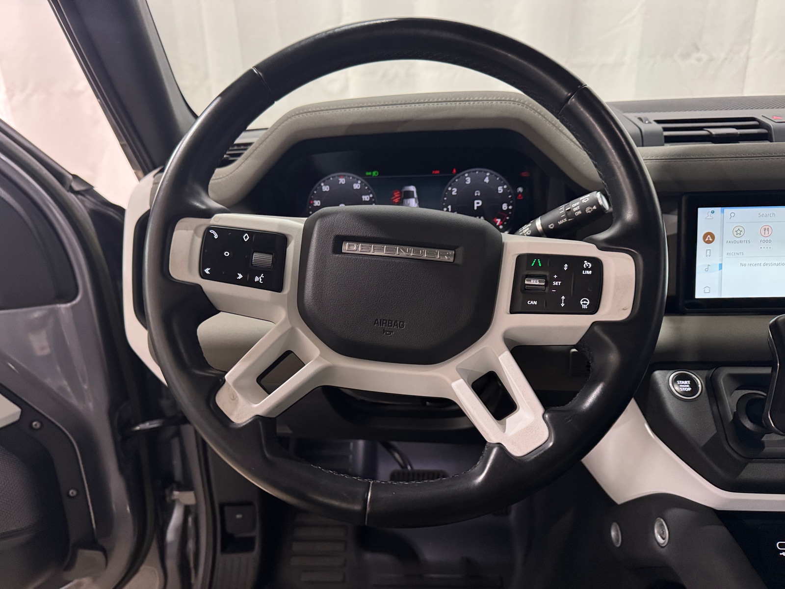 Thumbnail: 2023 Land Rover Defender - 4