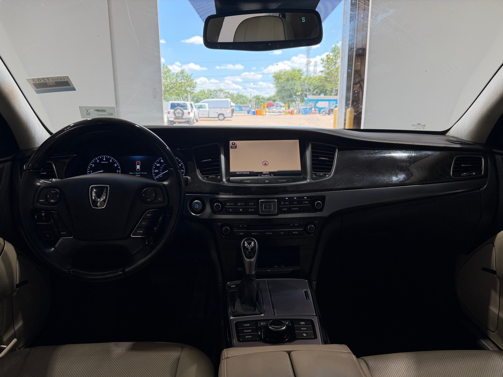 Thumbnail: 2014 Hyundai Equus - 2