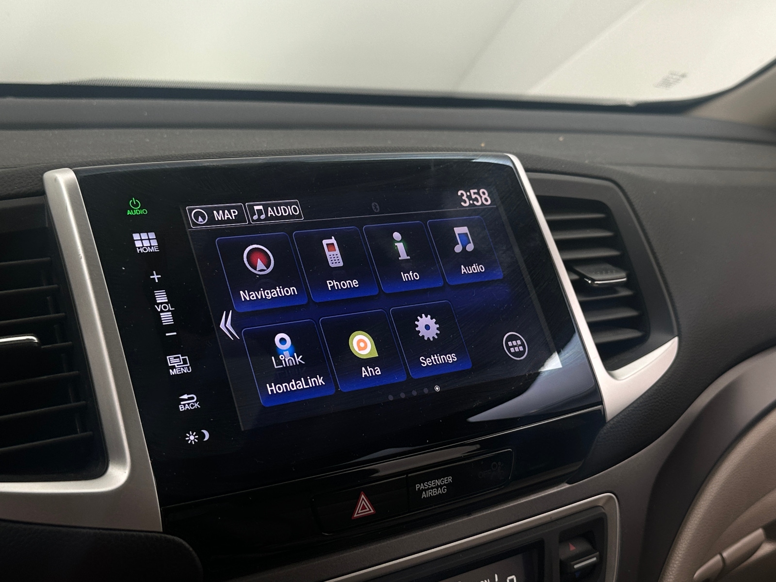 Thumbnail: 2016 Honda Pilot - 3