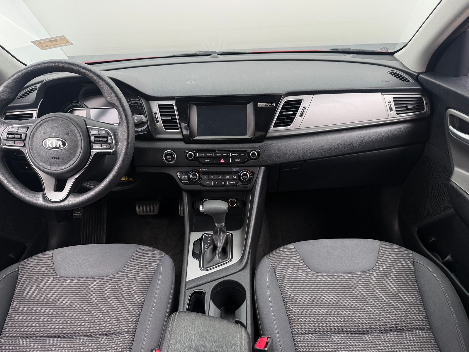 Thumbnail: 2018 Kia Niro - 3