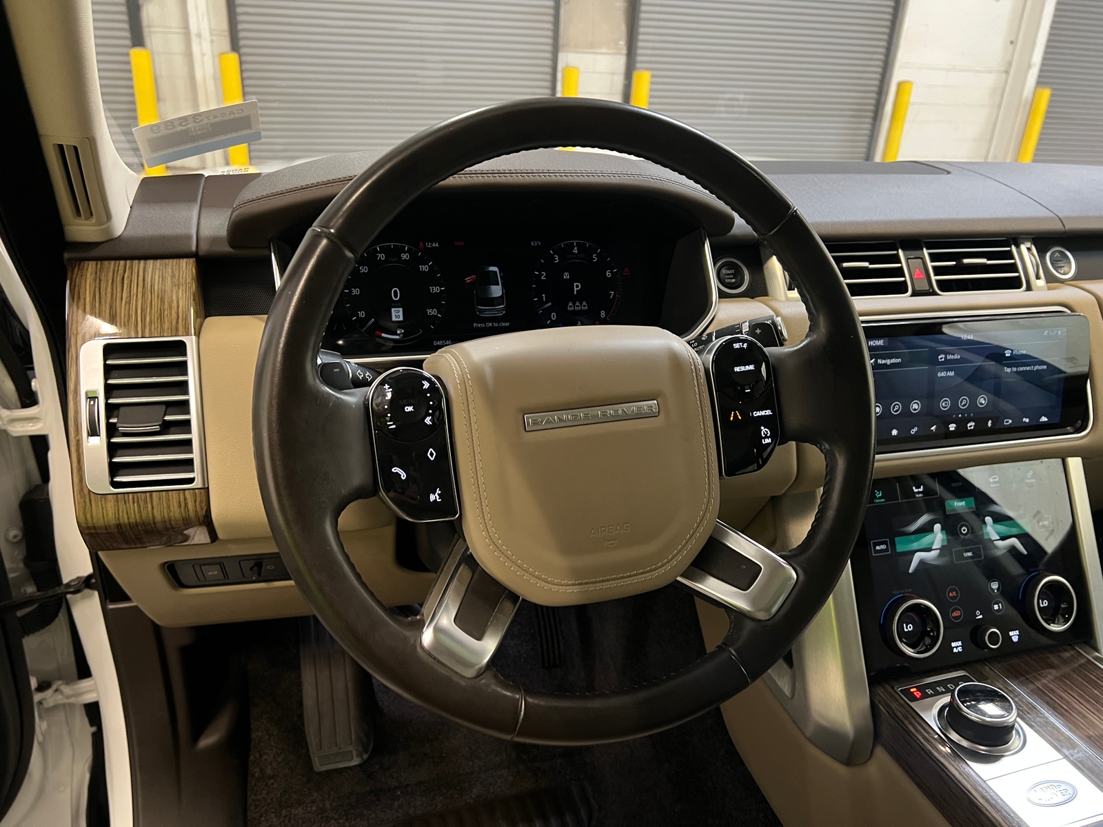 Thumbnail: 2019 Land Rover Range Rover - 4