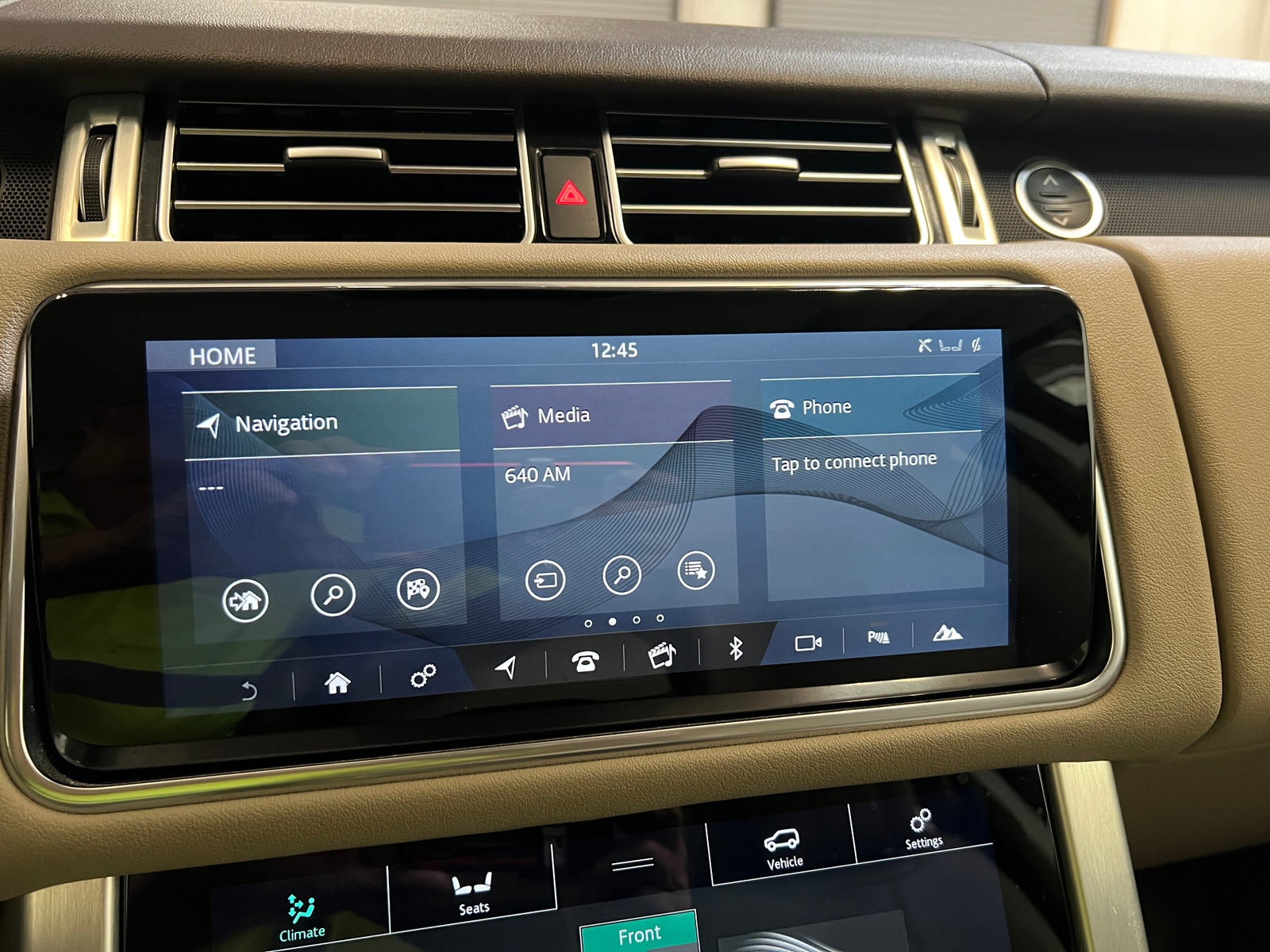 Thumbnail: 2019 Land Rover Range Rover - 3
