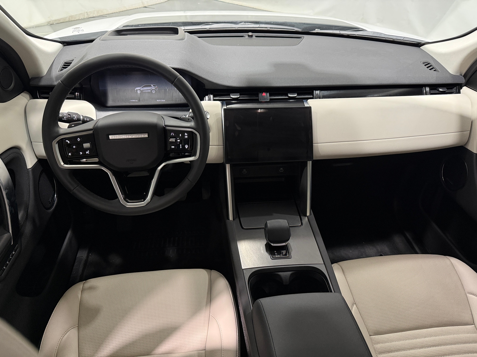 Thumbnail: 2024 Land Rover Discovery Sport - 2
