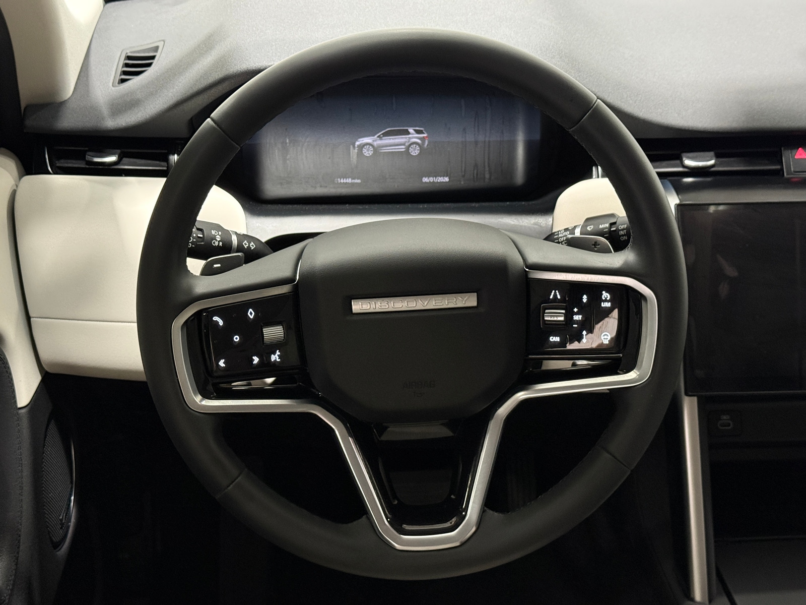 Thumbnail: 2024 Land Rover Discovery Sport - 4