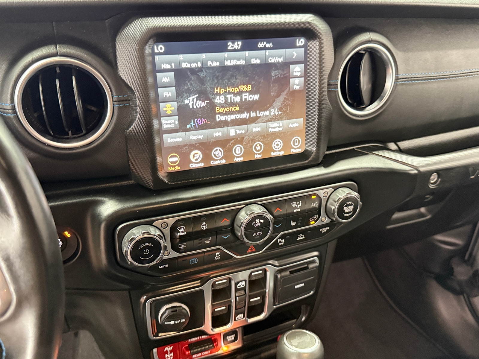 Thumbnail: 2022 Jeep Wrangler - 3