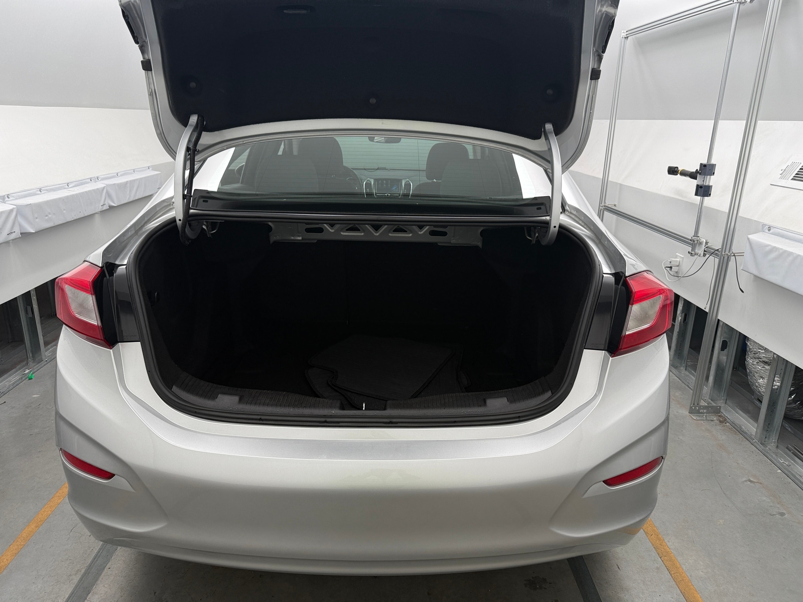 Thumbnail: 2018 Chevrolet Cruze - 7