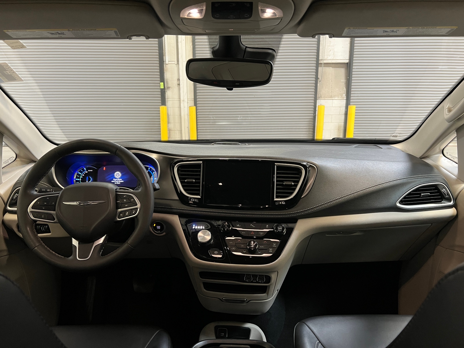 Thumbnail: 2024 Chrysler Pacifica - 3