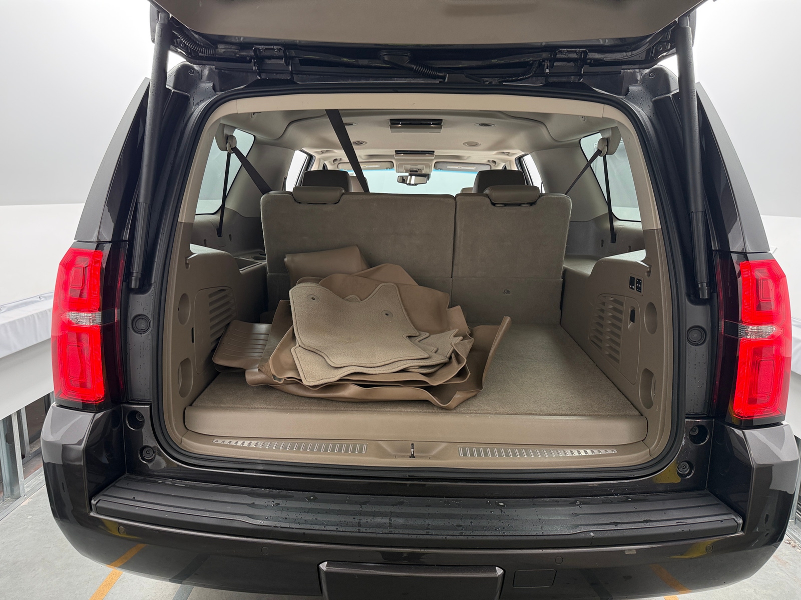 Thumbnail: 2017 Chevrolet Suburban - 6