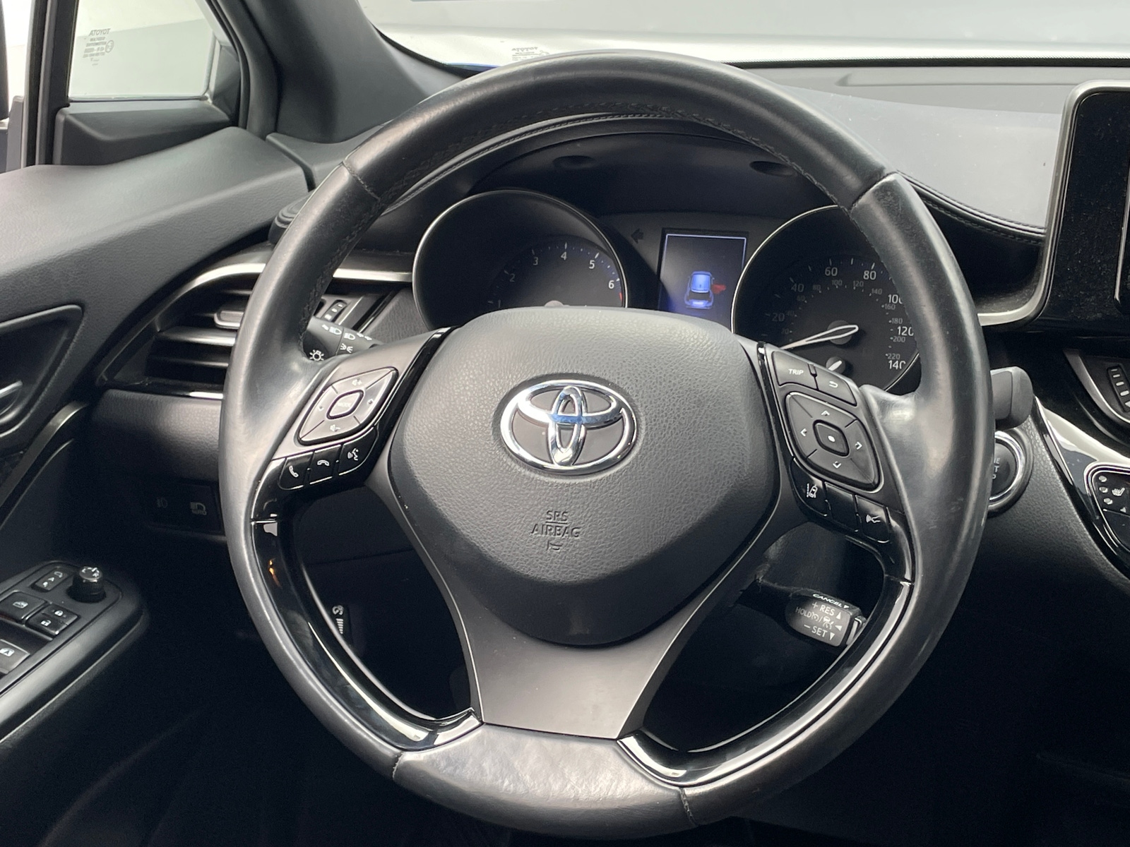 Thumbnail: 2018 Toyota C-HR - 5
