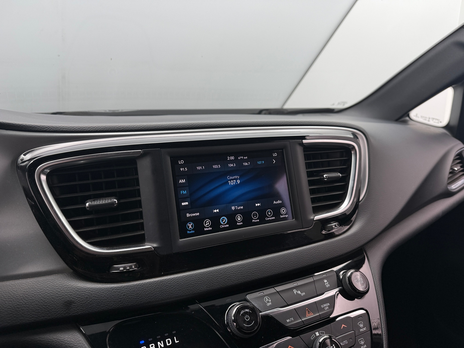 Thumbnail: 2019 Chrysler Pacifica - 4