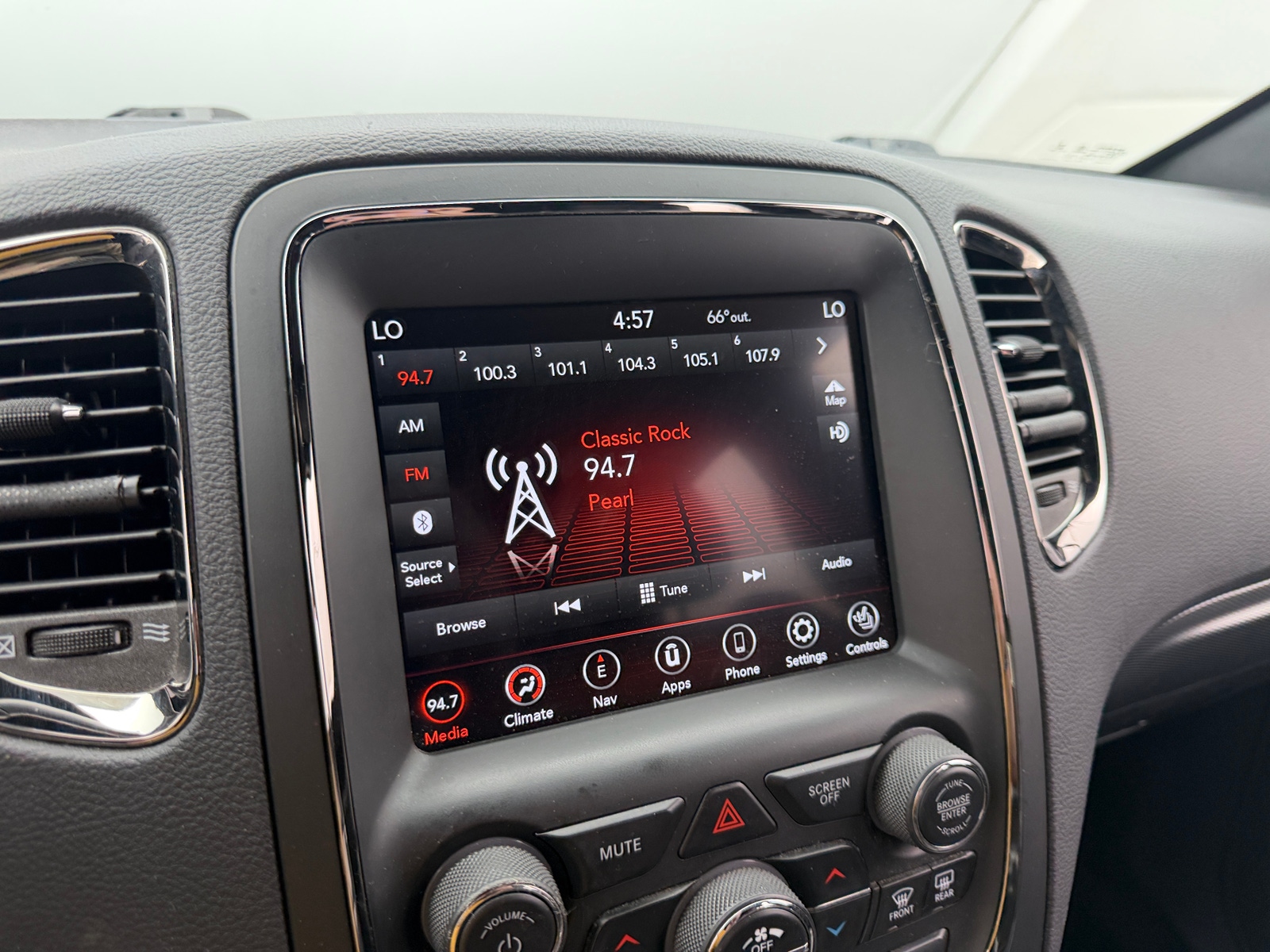 Thumbnail: 2018 Dodge Durango - 3