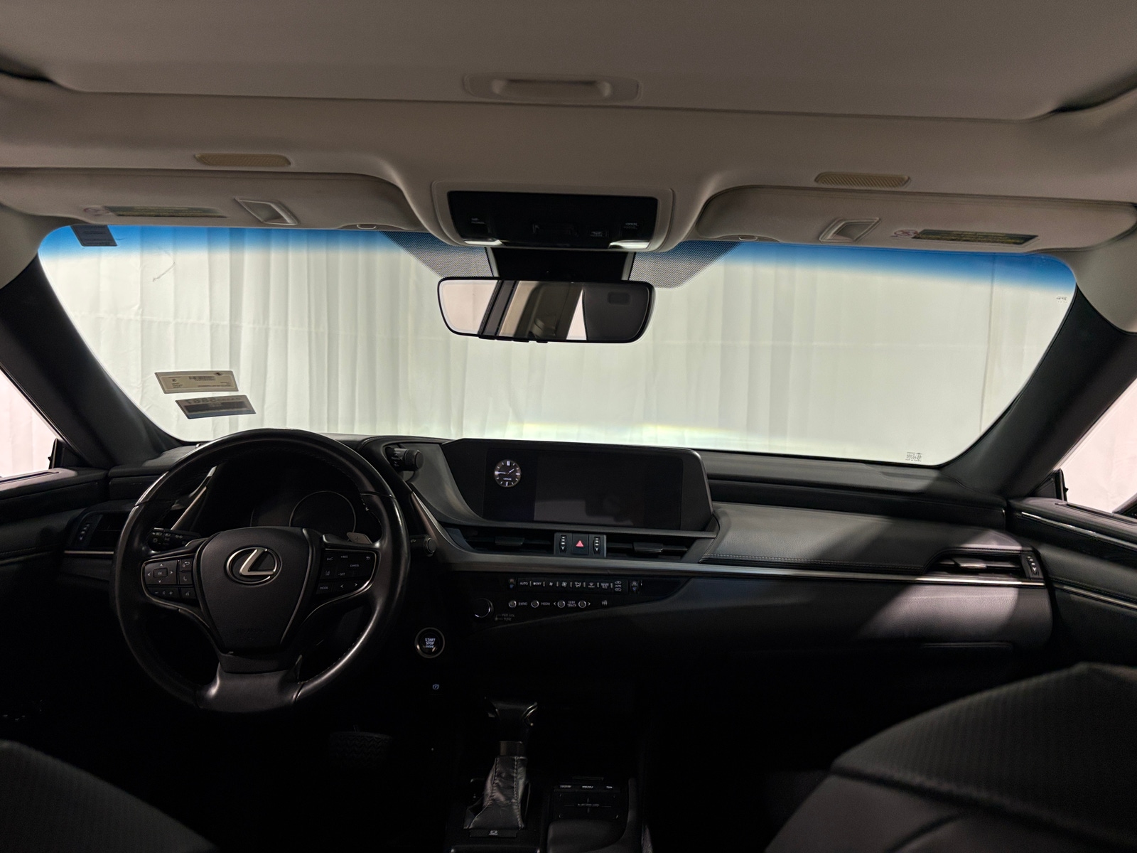 Thumbnail: 2020 Lexus ES - 3