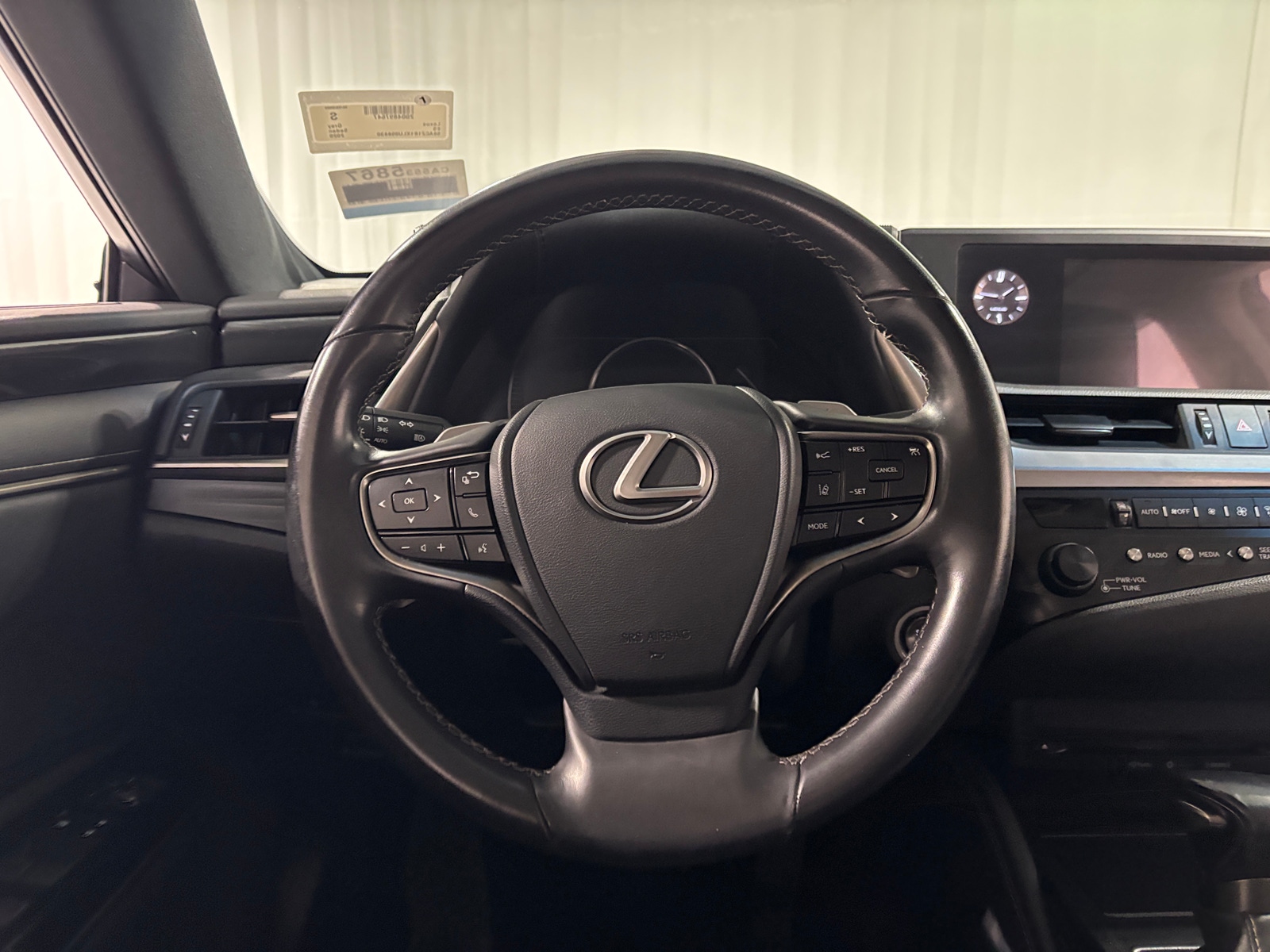 Thumbnail: 2020 Lexus ES - 5