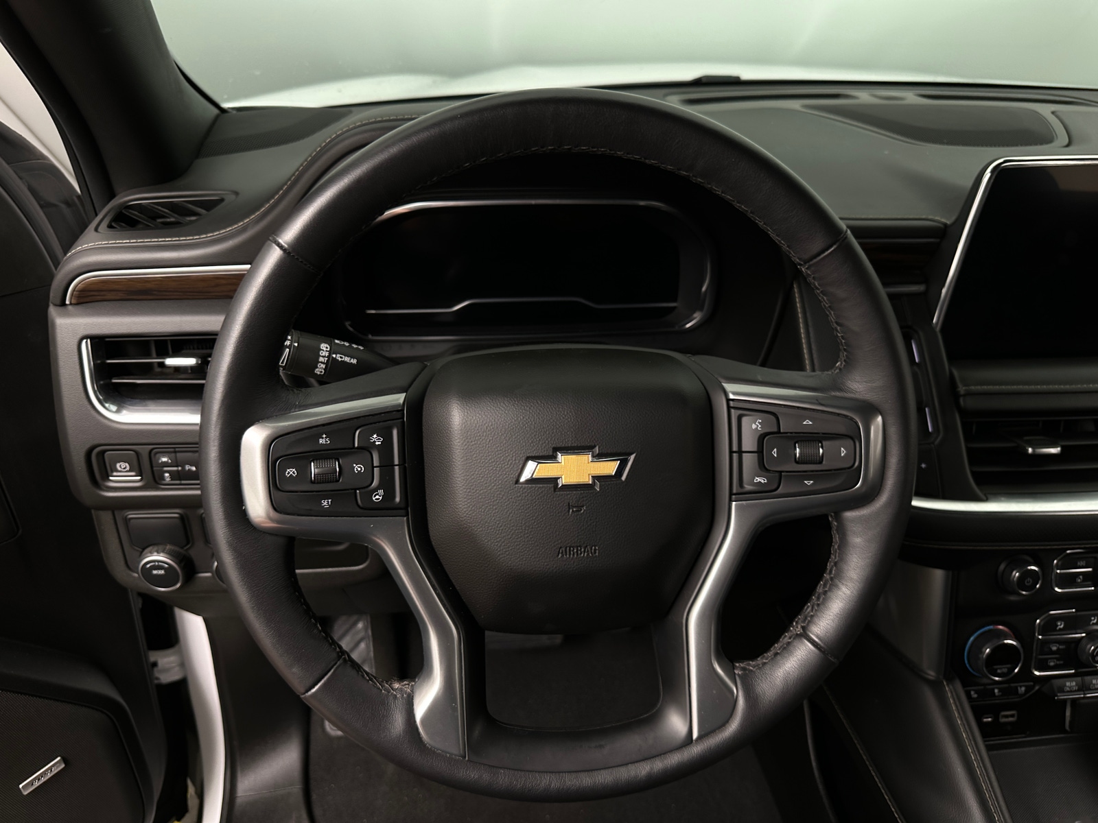 Thumbnail: 2022 Chevrolet Suburban - 4