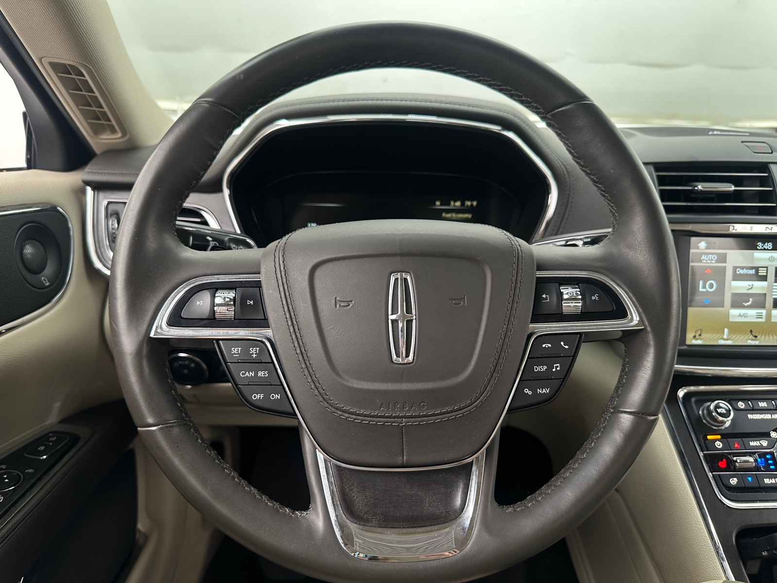 Thumbnail: 2018 Lincoln Continental - 4