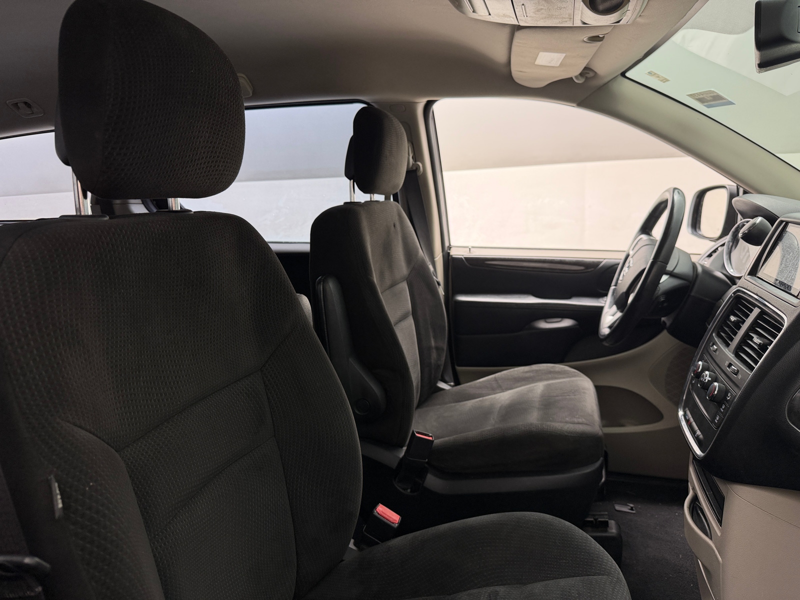 Thumbnail: 2016 Dodge Grand Caravan - 2
