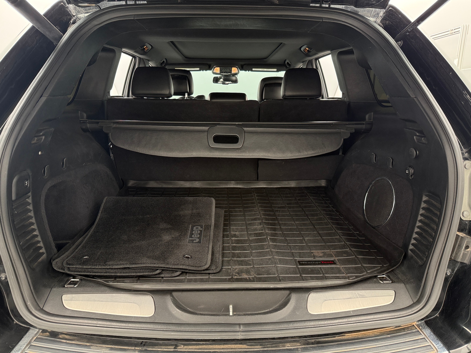 Thumbnail: 2015 Jeep Grand Cherokee - 6