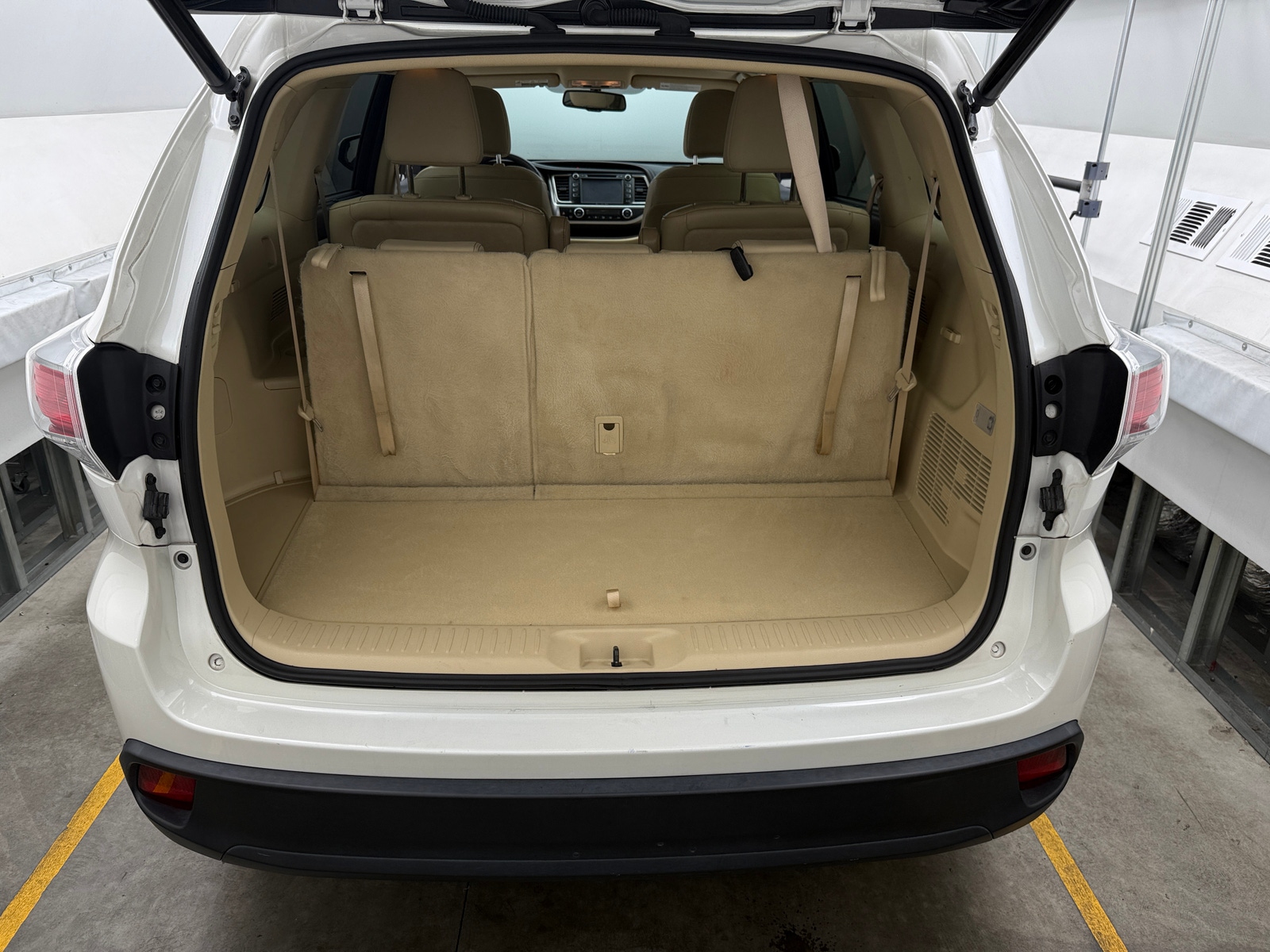 Thumbnail: 2016 Toyota Highlander - 6