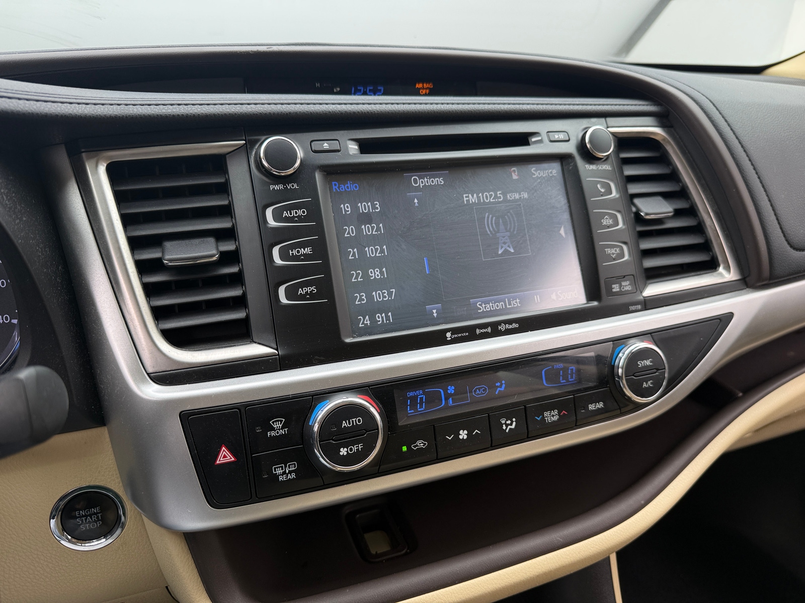 Thumbnail: 2016 Toyota Highlander - 3