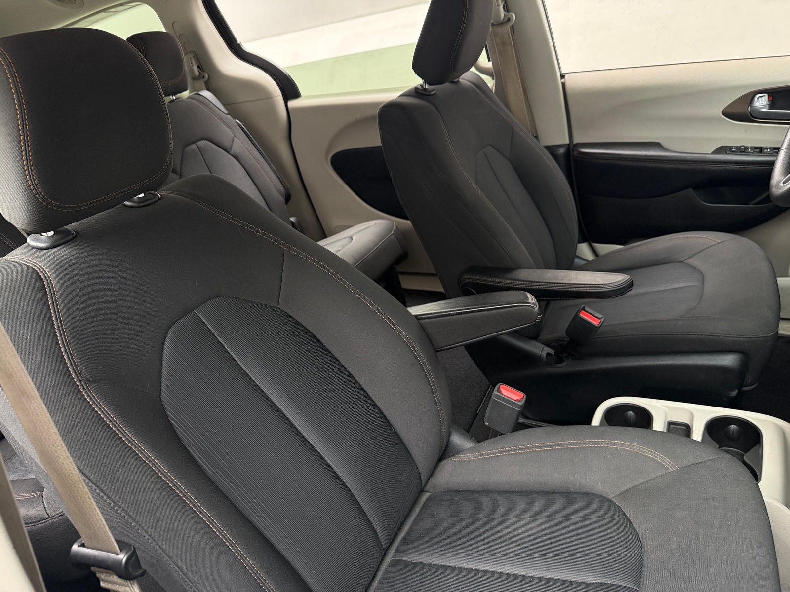 Thumbnail: 2017 Chrysler Pacifica - 2