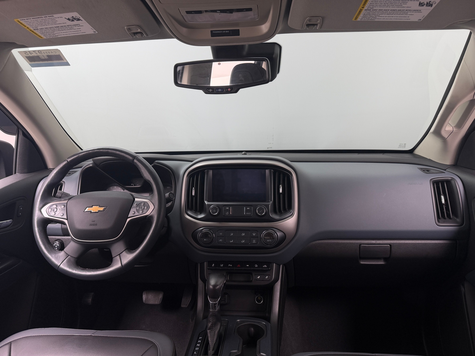 Thumbnail: 2022 Chevrolet Colorado - 3