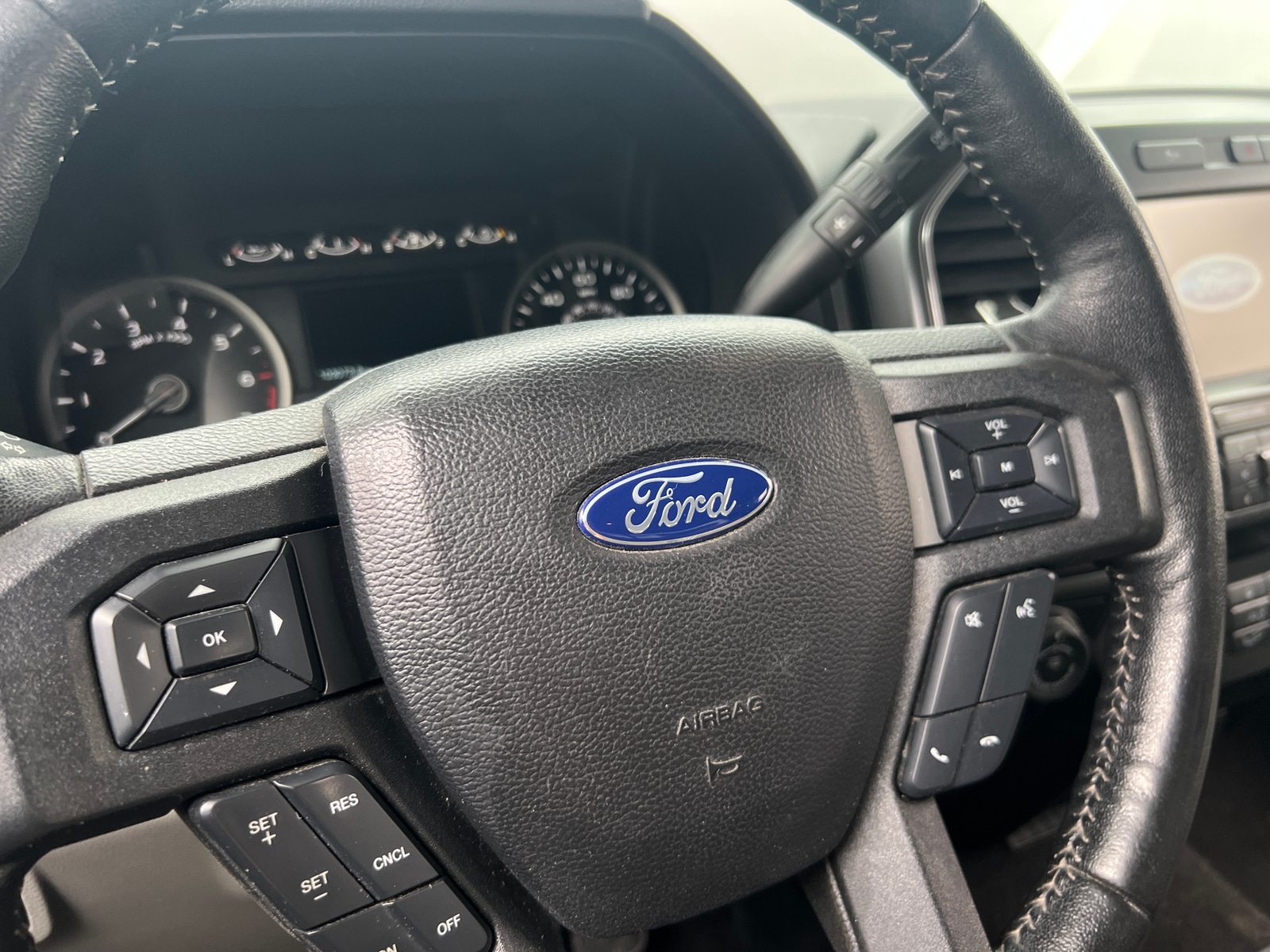 Thumbnail: 2019 Ford Econoline - 5