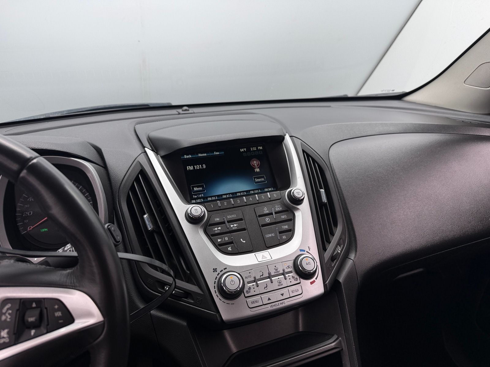 Thumbnail: 2017 Chevrolet Equinox - 4