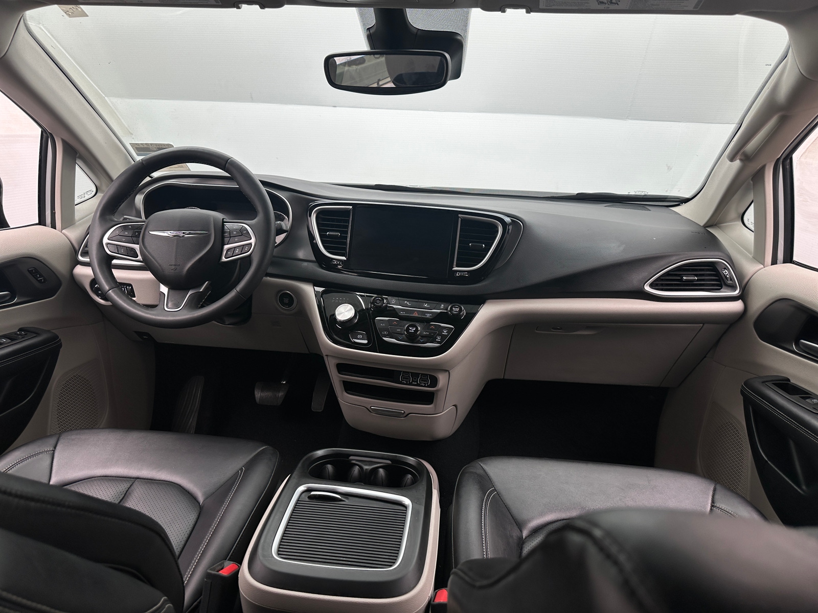 Thumbnail: 2024 Chrysler Pacifica - 2