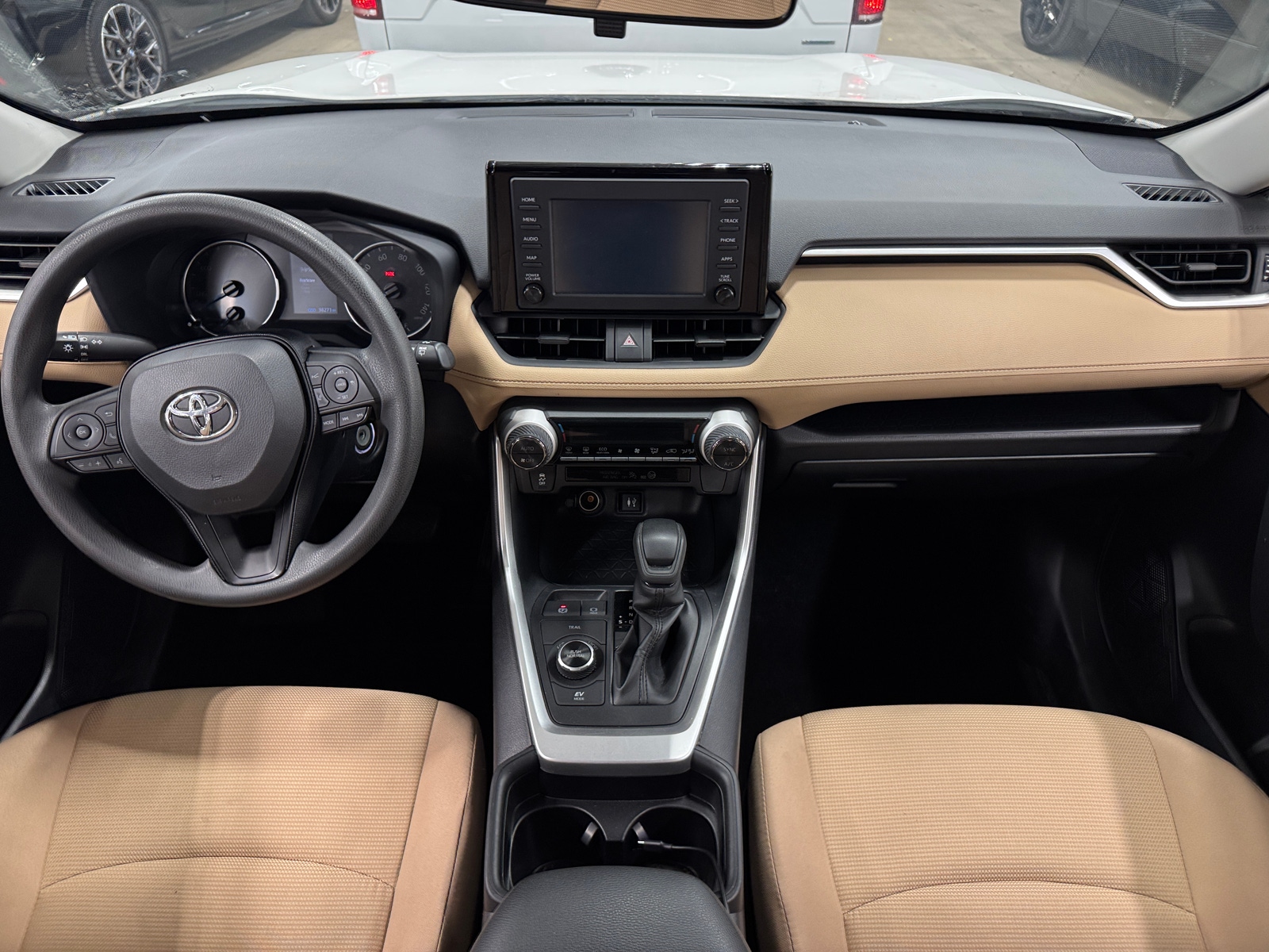 Thumbnail: 2019 Toyota RAV4 - 3
