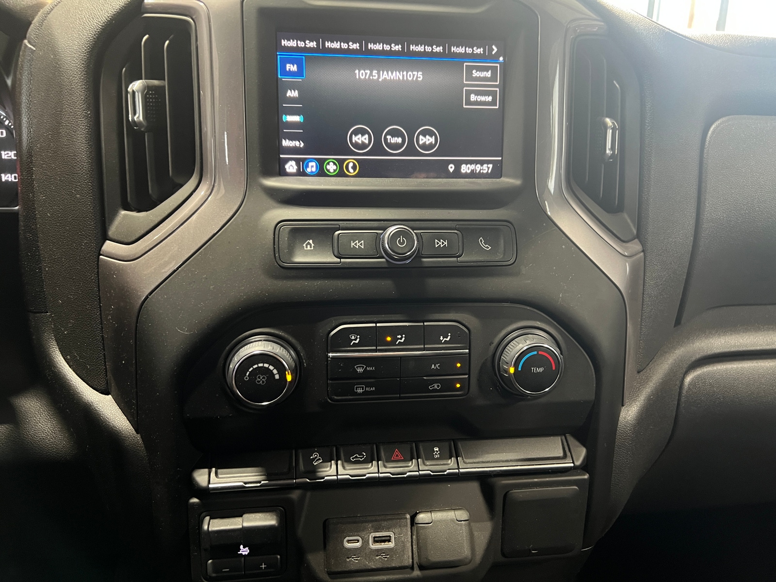 Thumbnail: 2021 Chevrolet Silverado 1500 - 4
