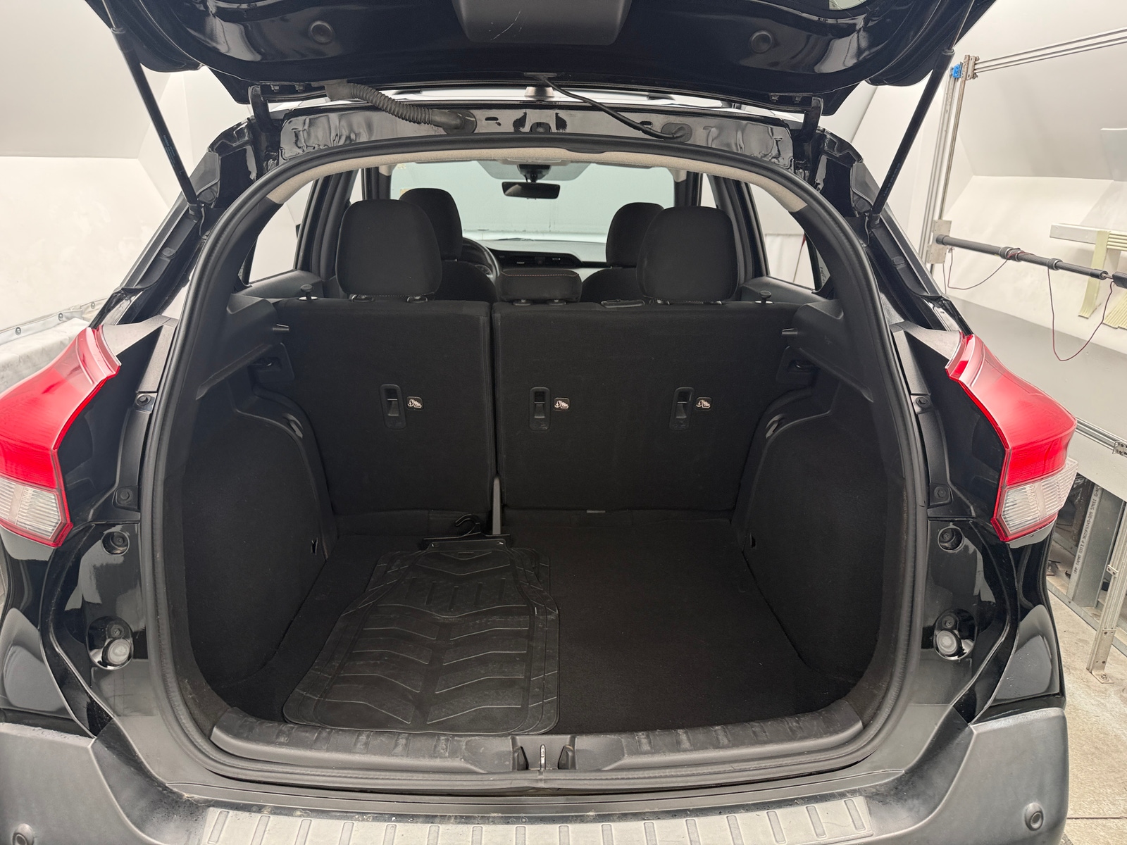 Thumbnail: 2020 Nissan Kicks - 7