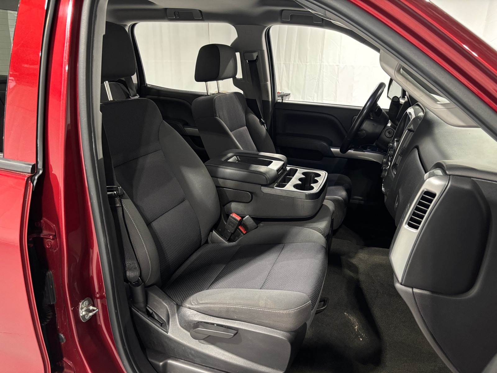 Thumbnail: 2018 Chevrolet Silverado 1500 - 2