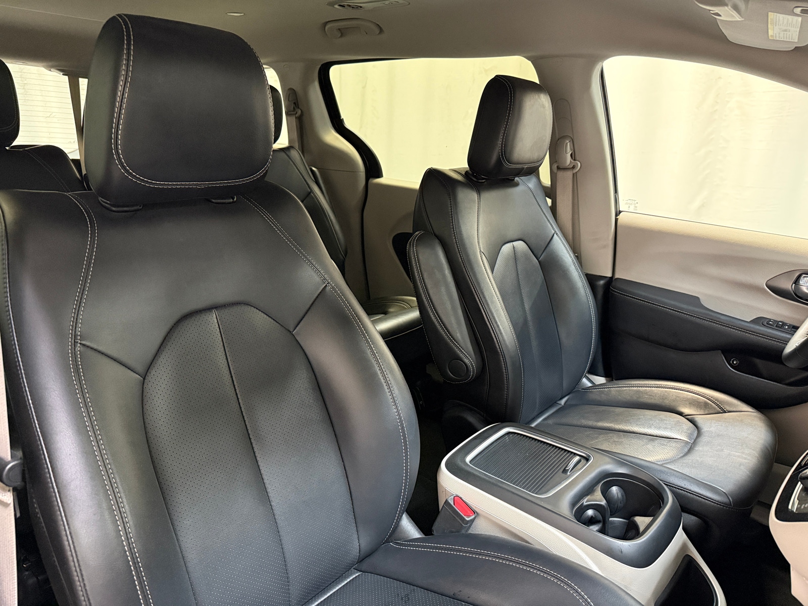 Thumbnail: 2024 Chrysler Pacifica - 2