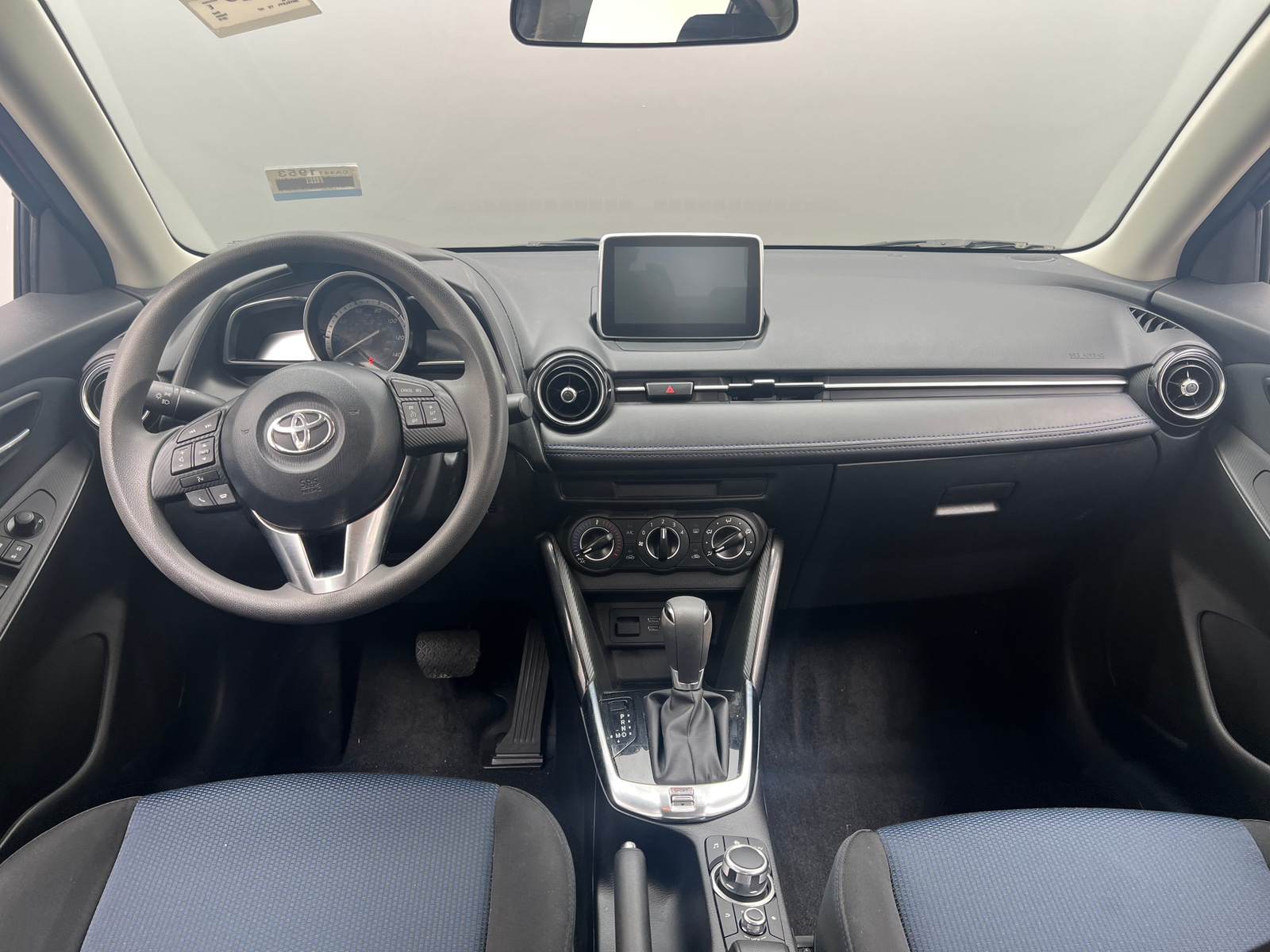 Thumbnail: 2018 Toyota Yaris iA - 3