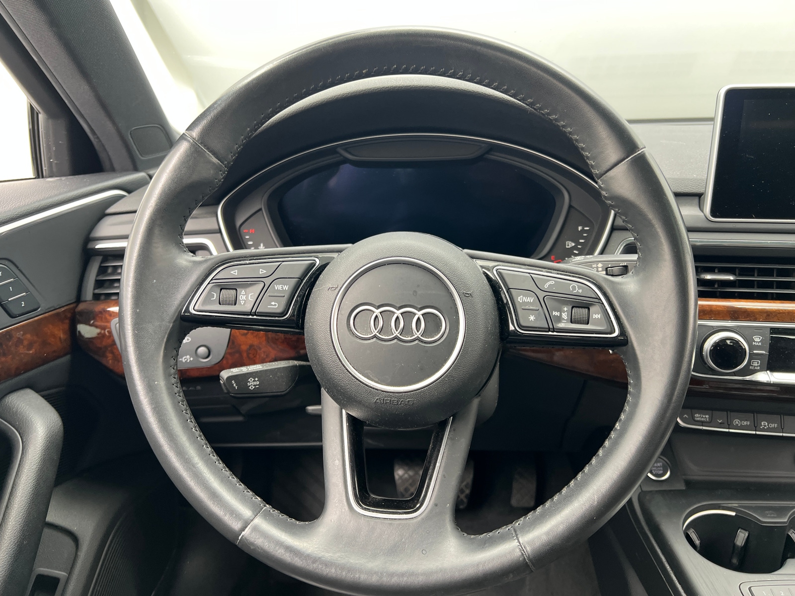Thumbnail: 2017 Audi A4 - 4