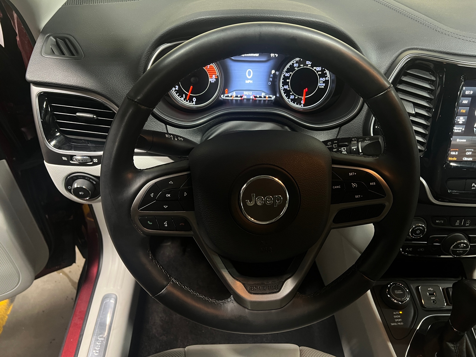 Thumbnail: 2019 Jeep Cherokee - 4