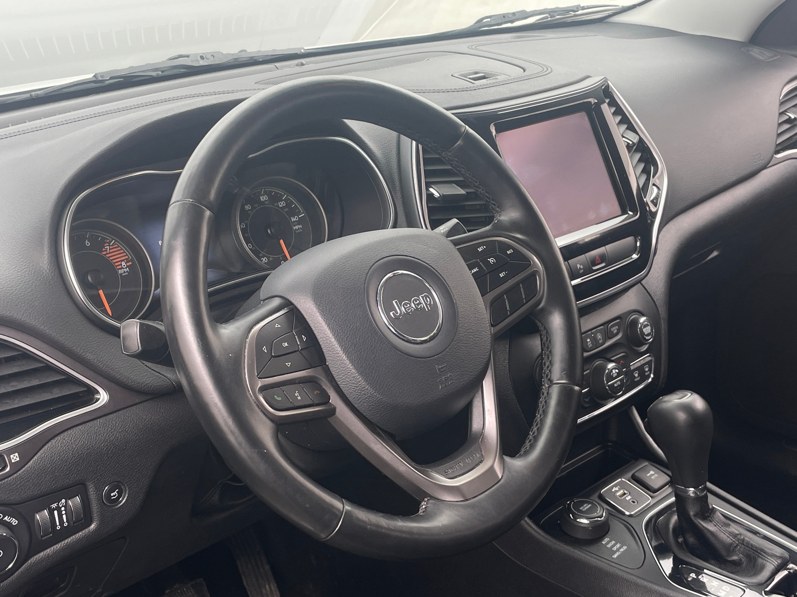 Thumbnail: 2019 Jeep Cherokee - 4