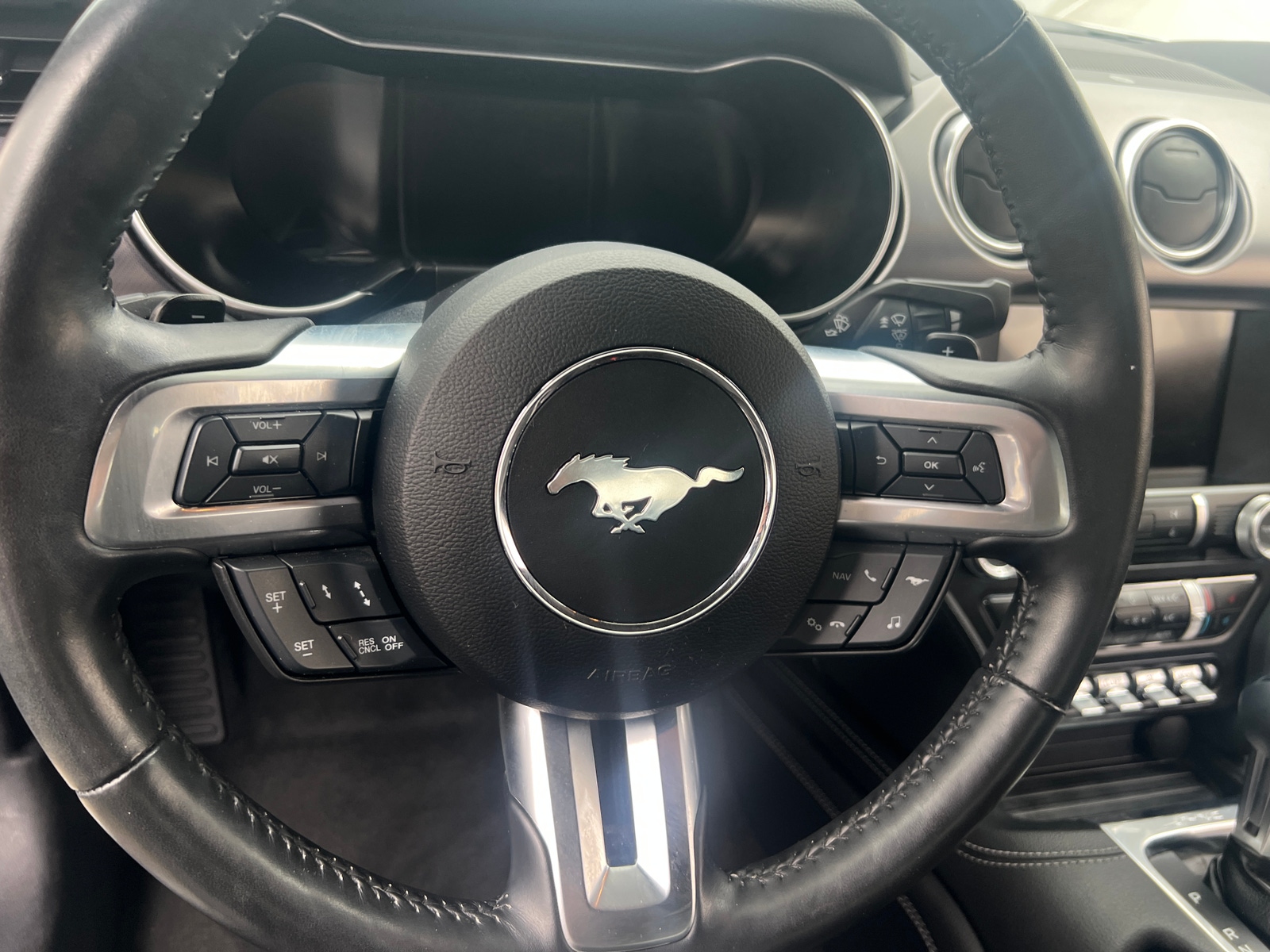 Thumbnail: 2019 Ford Mustang - 4