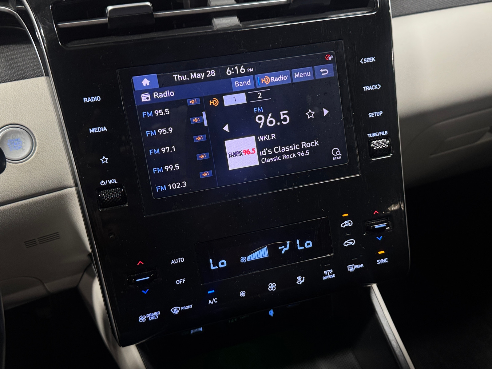 Thumbnail: 2022 Hyundai Tucson - 4